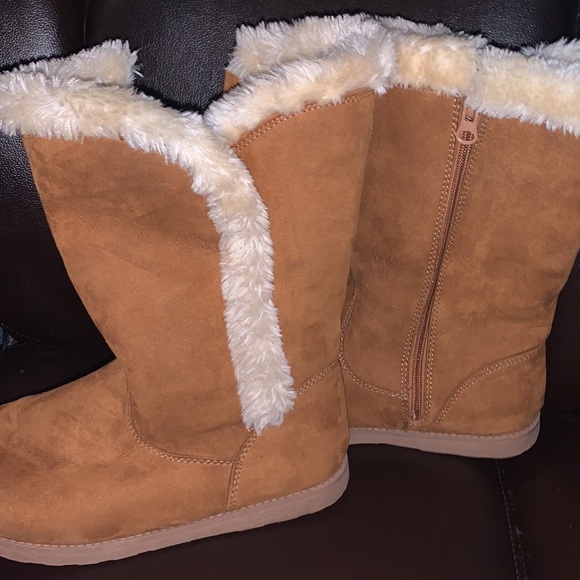 cat & jack brand boots - Picture 2 of 5